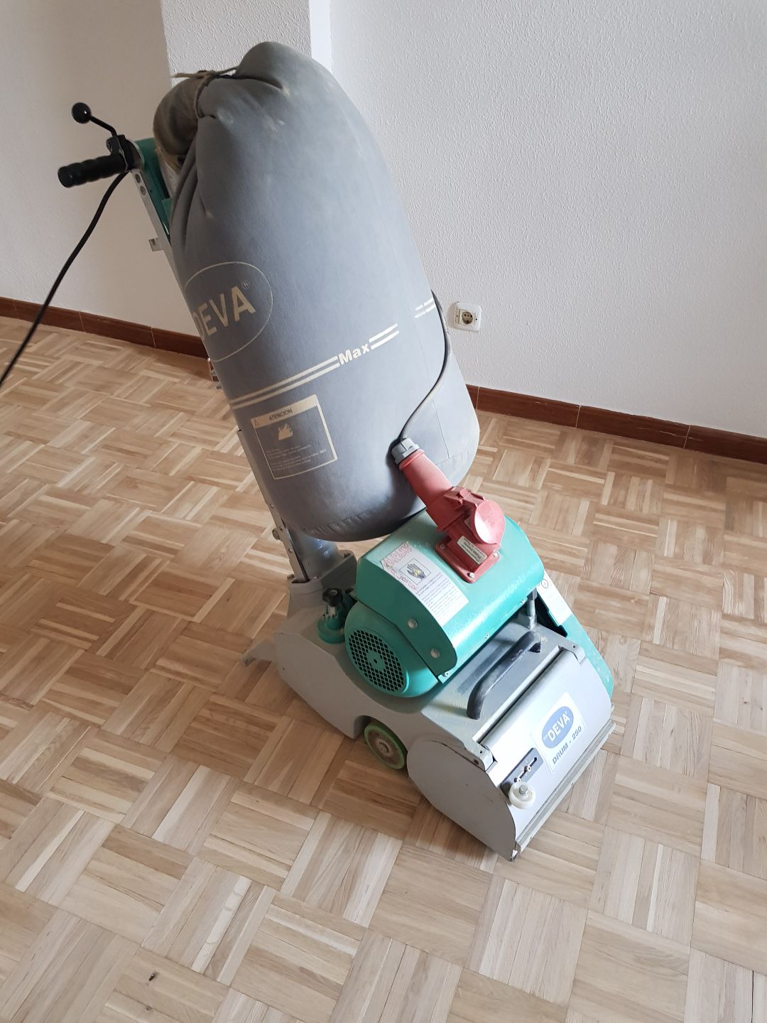 Máquina de acuchillar parquet sin polvo en Madrid Máquina de acuchillar parquet sin polvo en Madrid