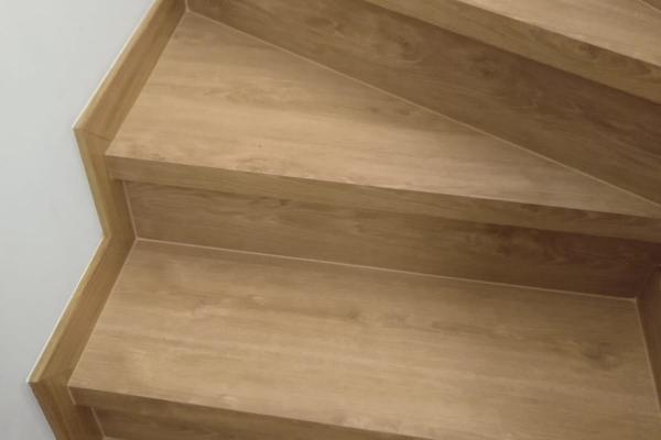 Forrado de escaleras de madera 8