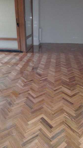 Montaje de Parquet en Elondo Espiga