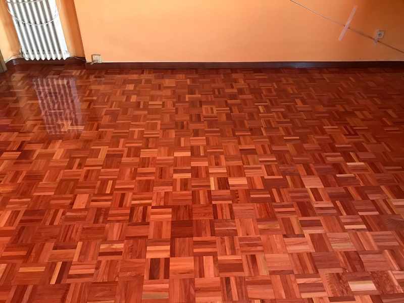 Abrillantado y montaje de parquet en damas